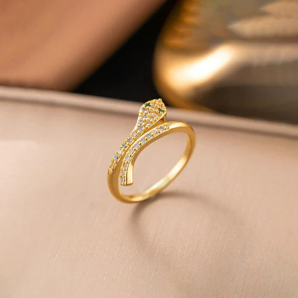 Emerald Serpent Ring